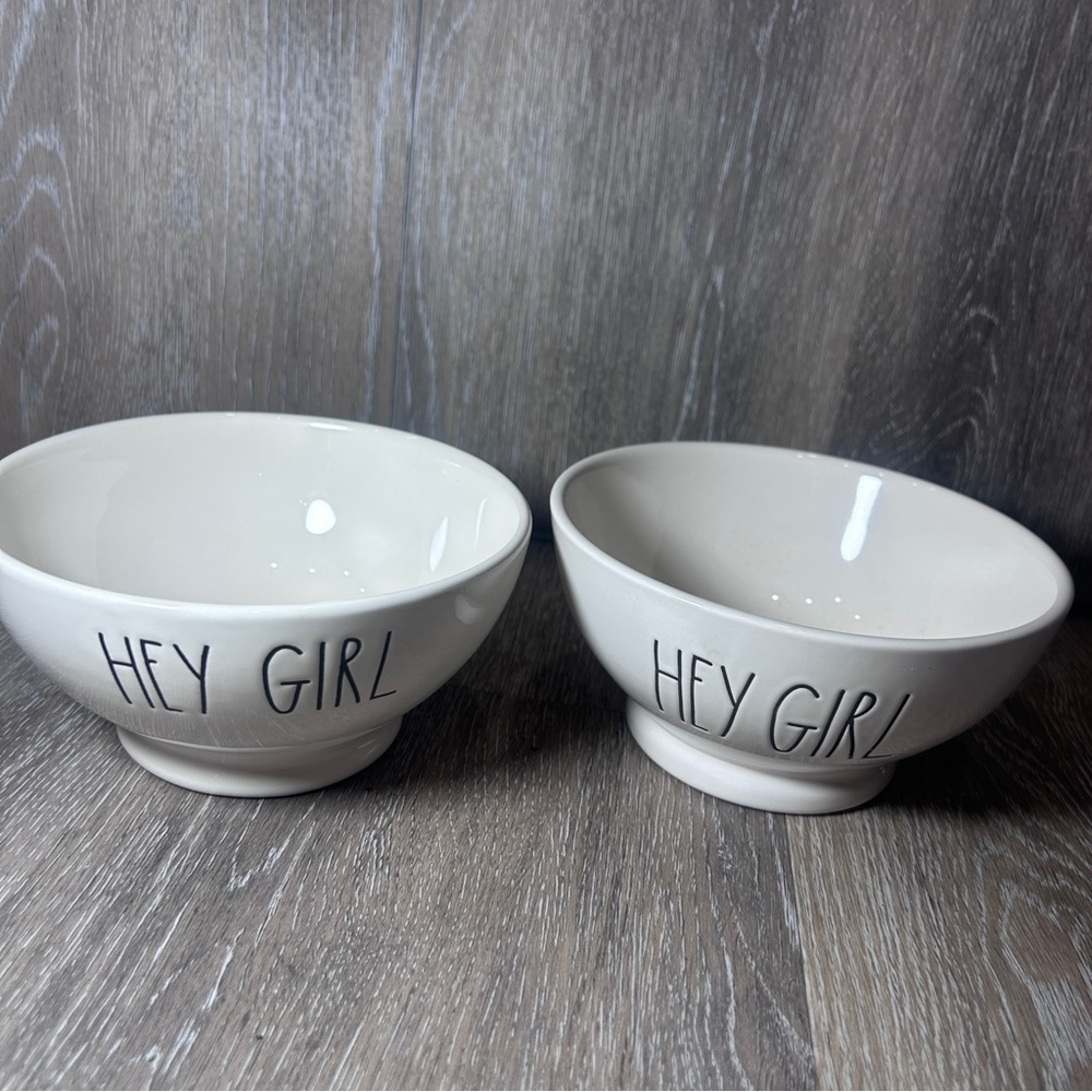 NWOT Rae Dunn “HEY GIRL” Ceramic Bowl Set of 2– Artisan Collection by Magenta